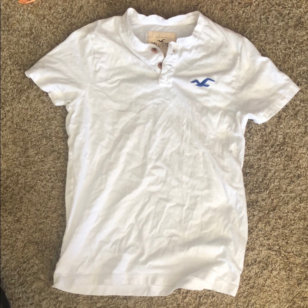 White hollister t-shirt